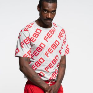 Een mannelijk model draag het FEBO Snackshirt Grijs